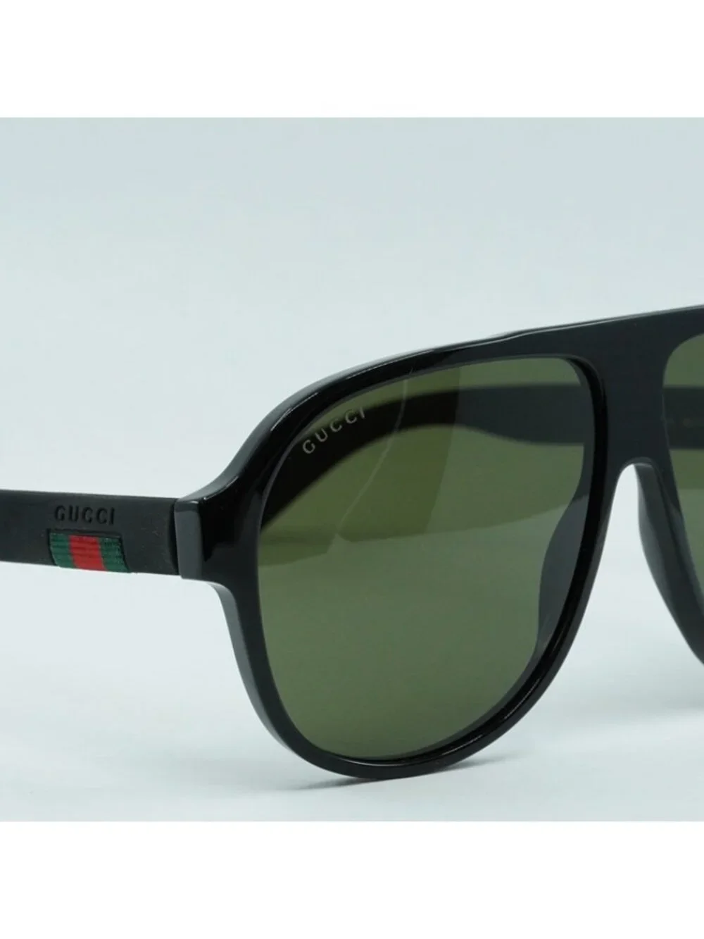 Gucci GG0009S 001 Sunglasses Black Aviator Frame, Green Lenses